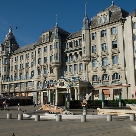 Grand Hotel Aranybika Debrecen Buitenkant foto